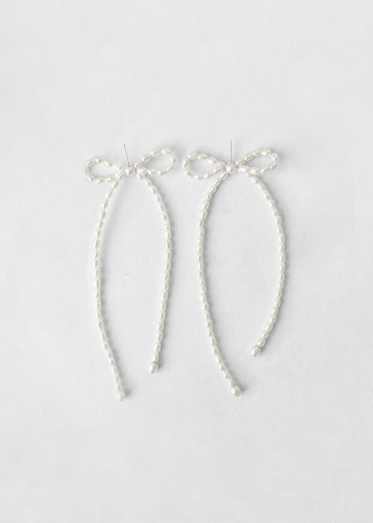 Kara Yoo: Margot Earrings - Rice Pearl