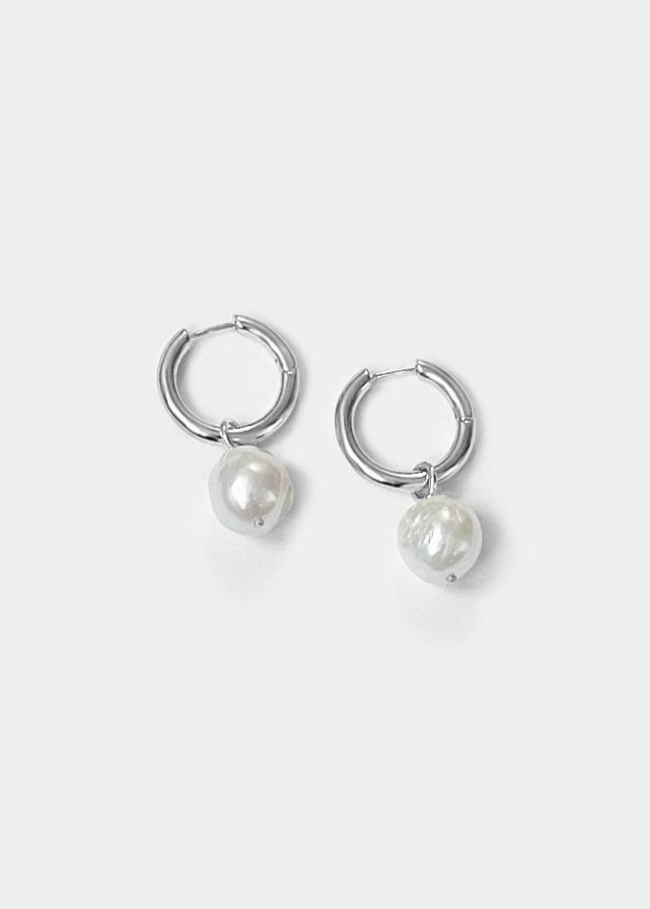 Kara Yoo: Uma Hoop Earrings + Wrinkle Pearl Charms - Sterling Silver