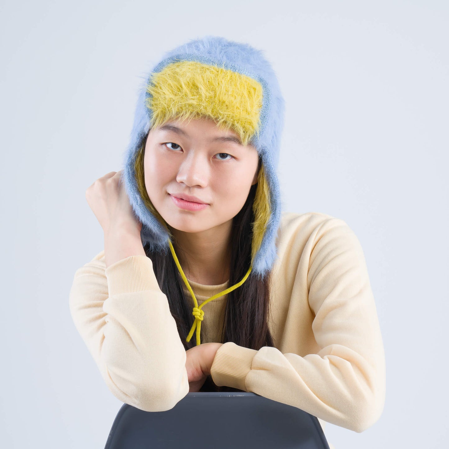 Verloop: Faux Fur Trapper Hat - Periwinkle/Golden Olive