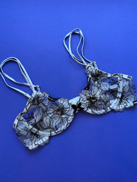 Fleur du Mal: Harper Embroidery Demi Bra - Crystal Blue