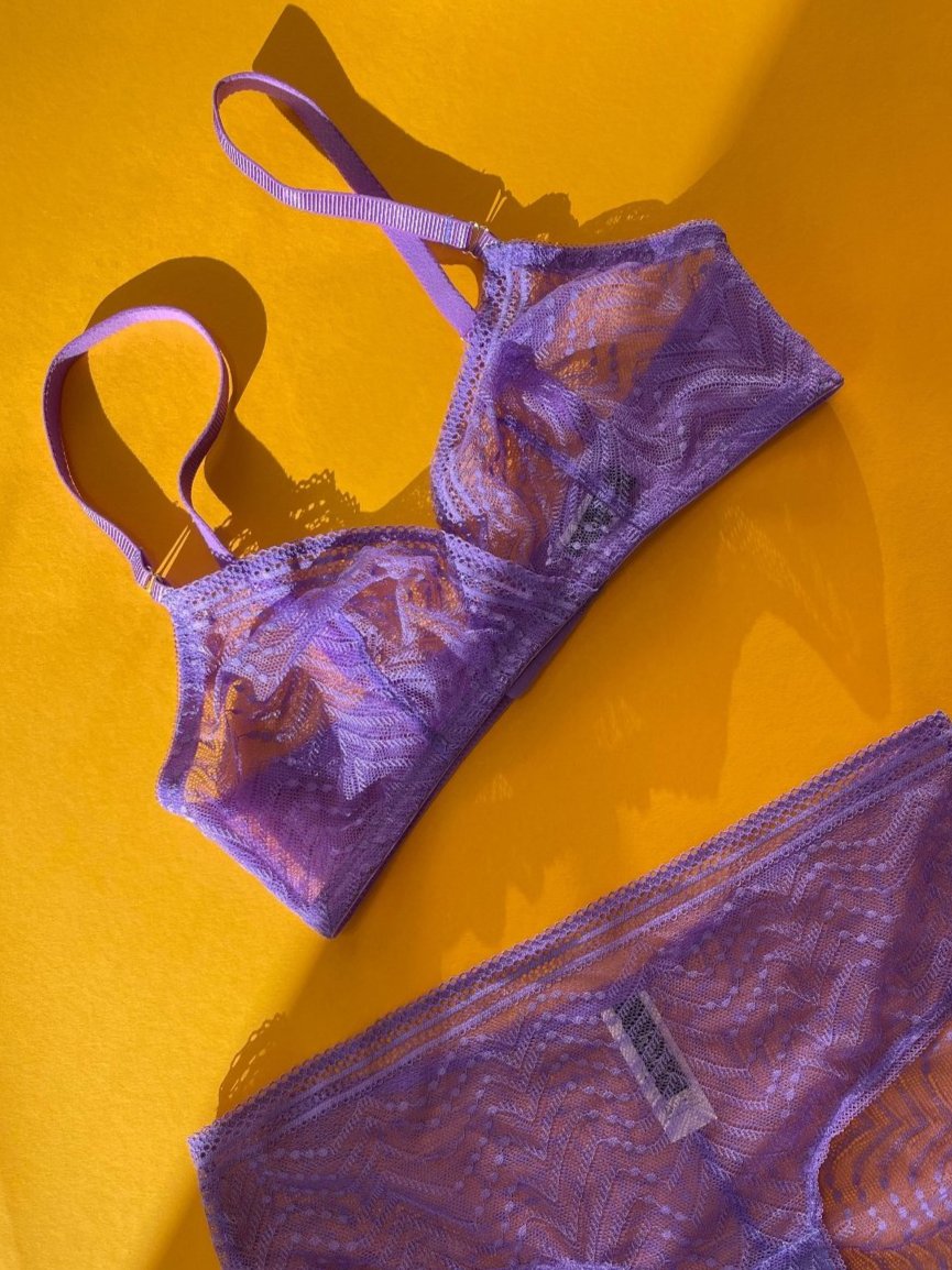 Huit: Eclatante Wireless Bralette - Violet