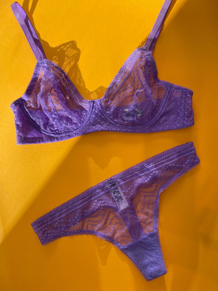 Huit: Eclatante Thong - Violet