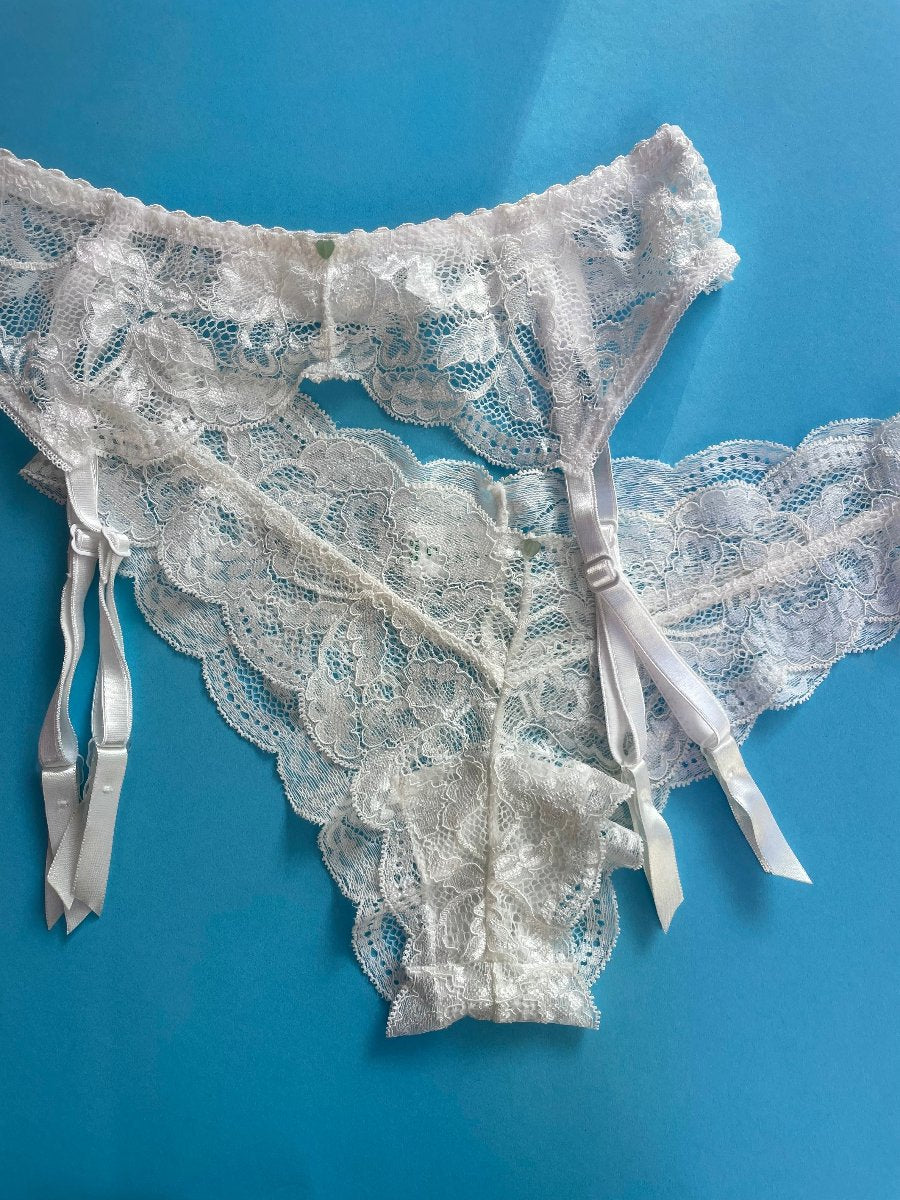 Clo: Fortuna Lace Garter Belt - White