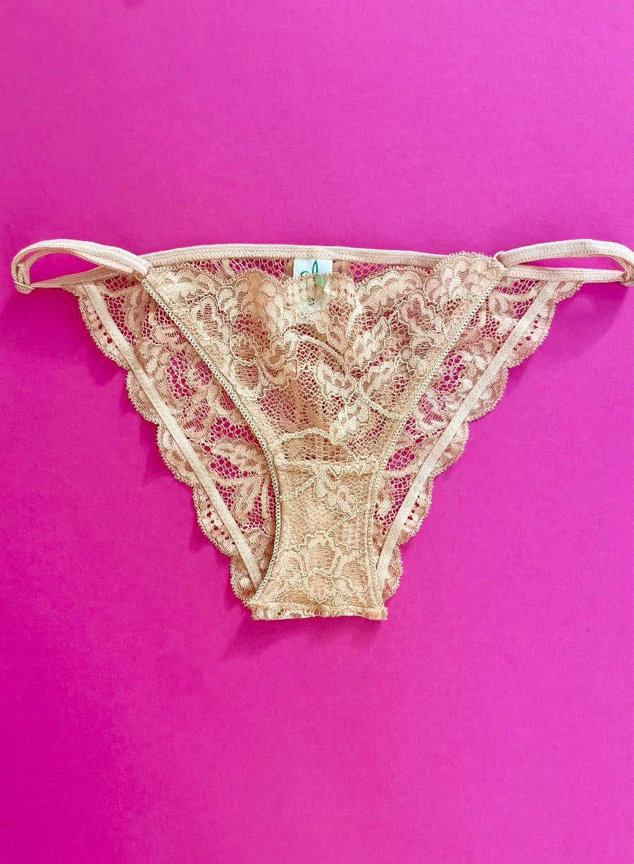 Clo: Fortuna Lace String Bikini - Maple Sugar