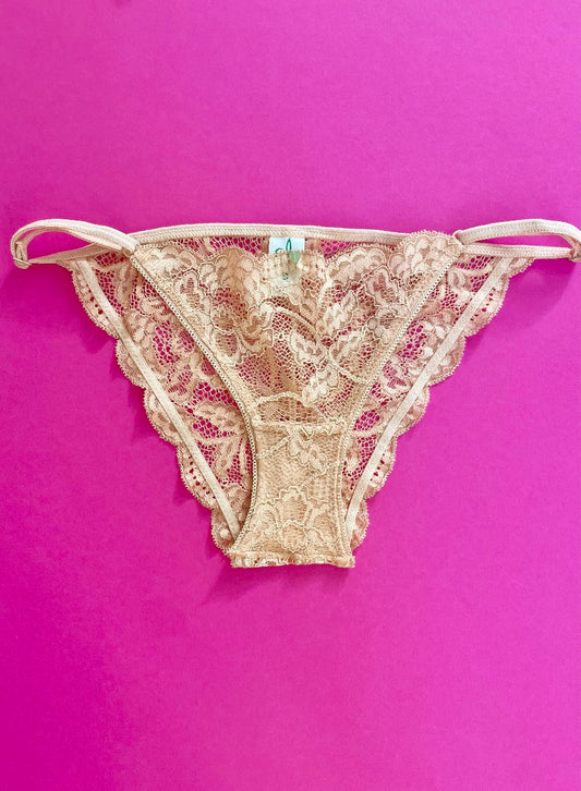 Clo: Fortuna Lace String Bikini - Maple Sugar